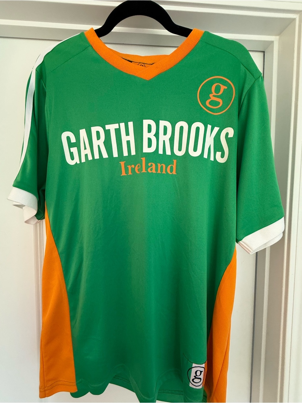 Garth Brooks Ireland World Tour 2022 Green & Gold Soccer Jersey Large